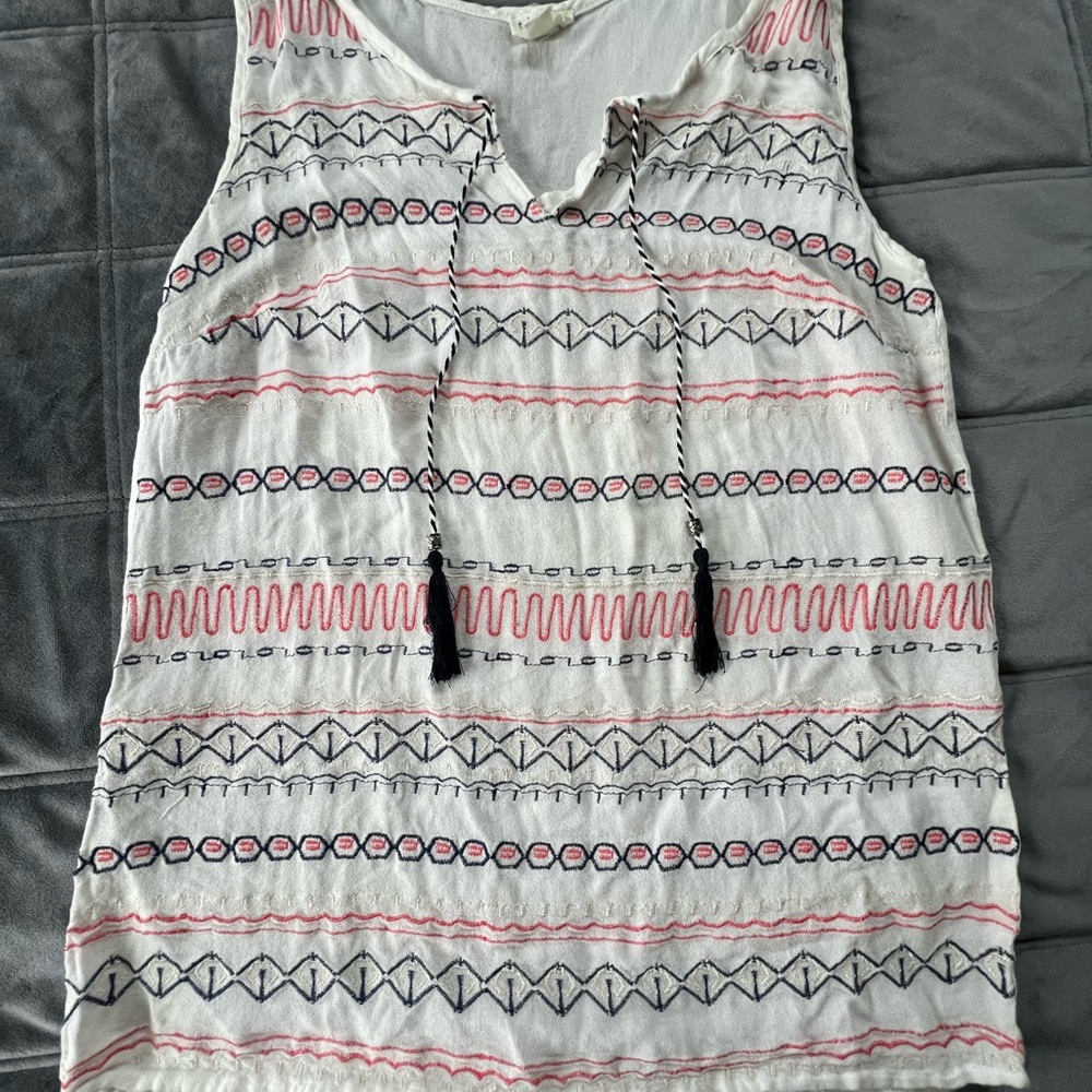 Tribal womens size small pink and white embroidered blouse | Like New
